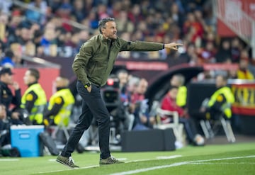 El debut en el banquillo español fue el 8 de septiembre de 2018 durante la fase de grupos de la Nations League frente a Inglaterra en Wembley. En su primera etapa dirigió 7 partidos como seleccionador con cinco victorias y dos derrotas.