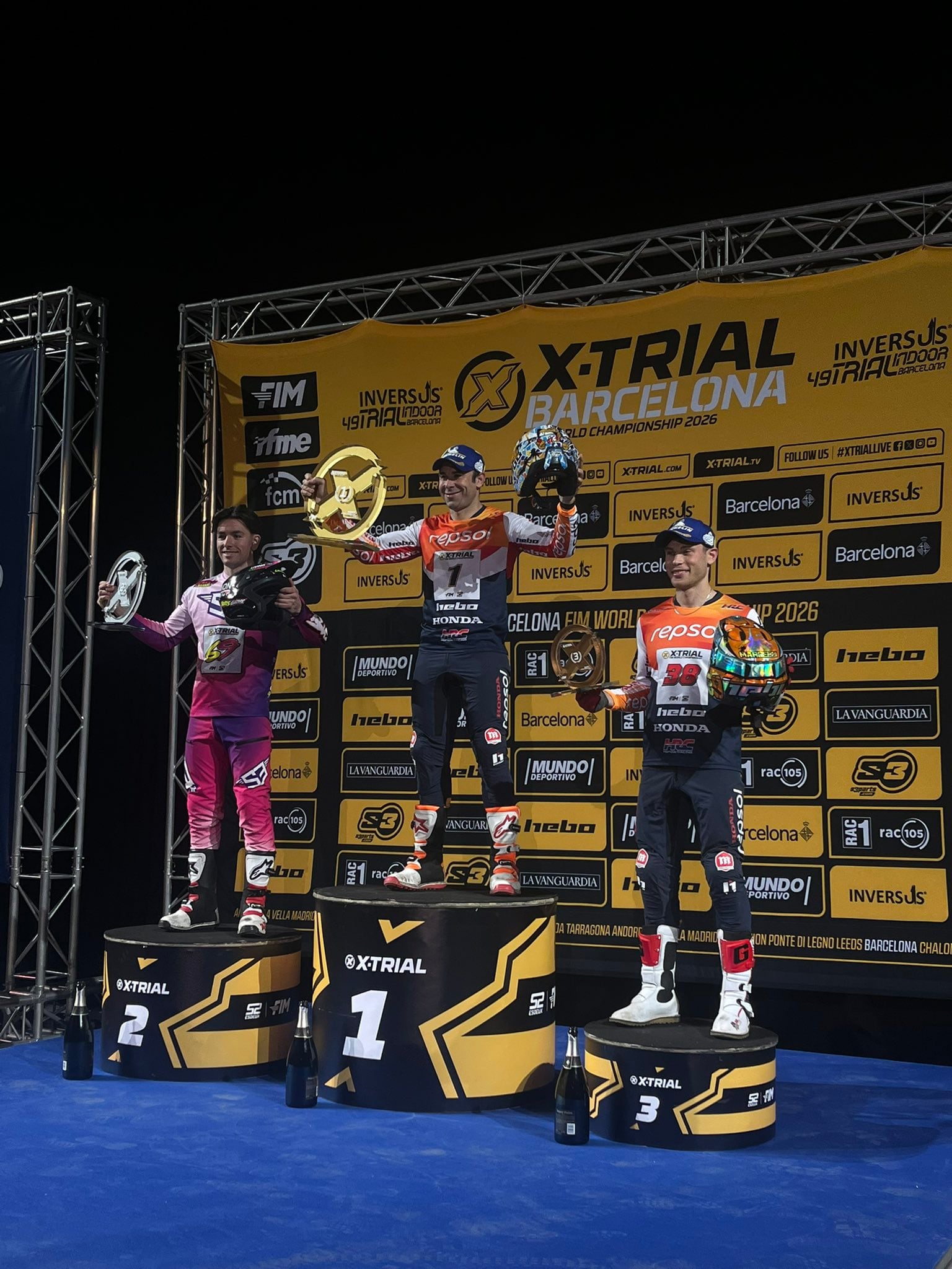 Busto, Bou y Marcelli, en el podio del X-Trial de Barcelona.