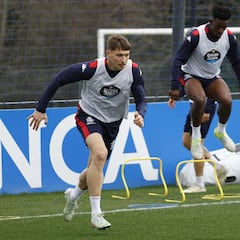 Tosic, del debut a la grada