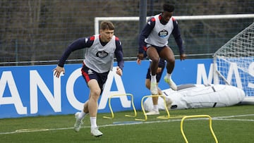 Tosic fue uno de los dos descartas del Deportivo ante el Huesca.