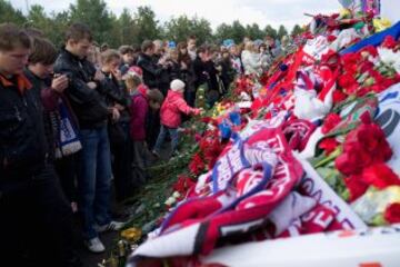 El 7 de septiembre de 2011, los jugadores del Lokomotiv de hockey hielo perdieron la vida después de que su avión se estrellase en Yaroslav. A bordo del aparato viajaban 37 personas vinculadas al equipo y ocho tripulantes.