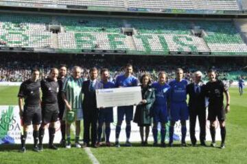 Las leyendas del Madrid se imponen ante las del Betis