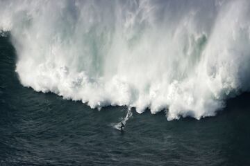 Las olas de Epsilon en Nazaré.