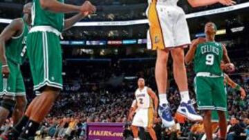 <b>EL MEJOR DE LOS MEJORES. </b>Jugaban los mejores del mundo, los Lakers y los Celtics, en el corazón de las estrellas de California, y el mejor de los mejores fue... Pau Gasol.