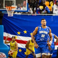 Tavares bate su récord reboteador con Cabo Verde