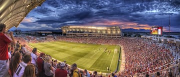 Capacidad: 19,759. Impresionantes vistas, fútbol aparte, a las montañas Wasatch. Un estadio complicado para los rivales que juegan a domicilio.