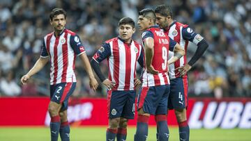 Guadalajara no pudo mantener la ventaja de 2-0 en casa de Rayados debido a las expulsiones de V&aacute;zquez y Pereira.