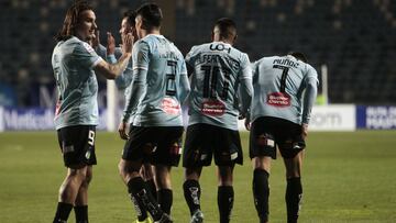 Futbol, O'Higgins vs Union La Calera  Octava fecha, segunda rueda, campeonato Nacional 2019   El jugador de O'Higgins Jose Luis Muoz celebra con sus compaeros despues de convertir un gol contra Union La Calera durante el partido de primera division en el estadio Bicentenario El Teniente de Rancagua, Chile.   29/09/2019  Jorge Loyola/Photosport   Football, O'Higgins vs Union La Calera  Eight date, second round, National Championship 2019   O'Higgins player Jose Luis Muoz celebrates with teammates after scoring against Union La Calera during the first division match held at El Teniente stadium in Rancagua, Chile.   29/09/2019  Jorge Loyola/Photosport