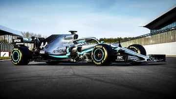 Hamilton estrena el W10