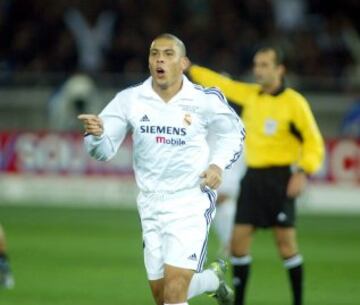 A finales del año 2002, el Real Madrid se proclamó campeón del trofeo Intercontinental.