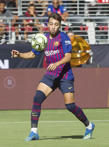 El Sevilla lo fichó procedente del Barcelona en la temporada 2018-19 por 1,05 millones de euros. 