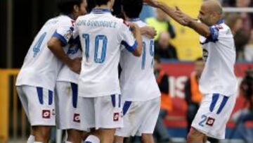 Los jugadores del Deportivo celebran su tercer gol ante el Levante