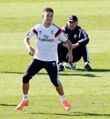 Diego Llorente estuvo cedido en el Málaga C.F. en la temporada 2016-17. Pero el Real Madrid vendió al defensa la siguiente campaña a la Real Sociedad por una cifra aproximada de 6 millones de euros.
