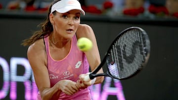 Radwanska, baja por lesión