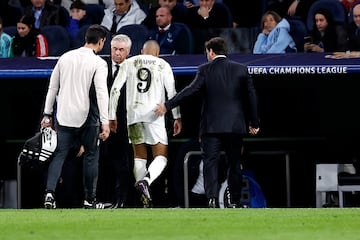 El francés quedó muy dolorido tras una acción fortuita con Rice. No pudo continuar y fue sustituido por Brahim.