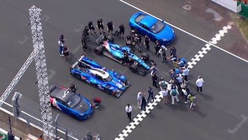 Alonso hace de las delicias de los fans con esta exhibición en Le Mans