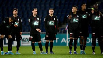 Los jugadores del PSG reaccionan a su eliminación en los octavos de final de la Copa de Francia contra el Niza.