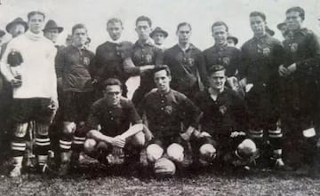 Equipación de la Selección Española entre 1922 y 1924. Partido entre Francia y España en Burdeos.