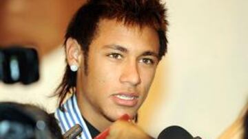 Neymar: "Ronaldinho me habla maravillas del Barça"
