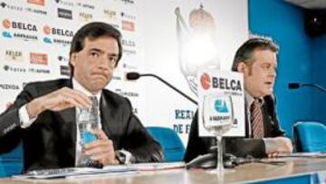<b>ANUNCIO. </b>Iñaki Badiola, junto a Iñaki Galdón, delegado de deportes de la Diputación de Guipuzcoa, en el conferencia de Prensa de ayer.