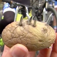 Ciclistas gallegos encuentran patatas con clavos y cables a la altura del cuello