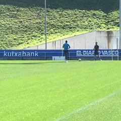 Sadiq ya toca balón en Zubieta