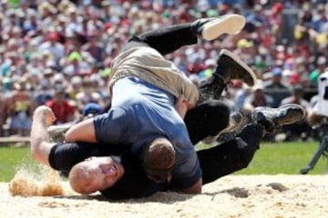 Tradicional Festival de lucha que se celebra en la ciudad de Estavayer-le-Lac, Suiza.