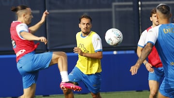 Quagliata volvió a entrenarse y no está descartado para Santander.