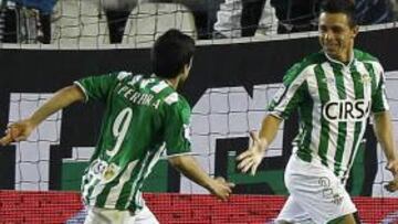 <b>OTRO TANTO. </b>Rubén, celebrando el 2-0 al Villarreal con Pereira.