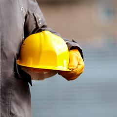 ¿Se trabaja el lunes 2 de mayo en Argentina? Feriados del mes y quién descansa