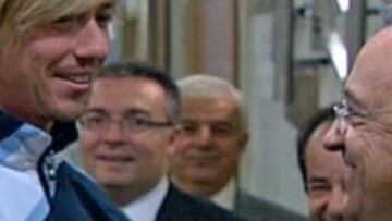 Florentino recibió al equipo en la puerta del vestuario