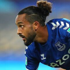 Theo Walcott, el afectado con la irrupción de James Rodríguez