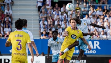 06-09-2025. Partido correspondiente a la jornada 4 de LaLiga Hypermotion entre el Real Zaragoza y el Real Valladolid en el Ibercaja Estadio. Paul Akoukou y Latasa
