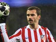 Atletico Madrid's French forward #07 Antoine Griezmann holds the ball during the UEFA Champions League knockout round play-off first leg football match between Club Brugge and Atletico Madrid at the Jan Breydel Stadium in Brugge on February 18, 2026. (Photo by NICOLAS TUCAT / AFP)