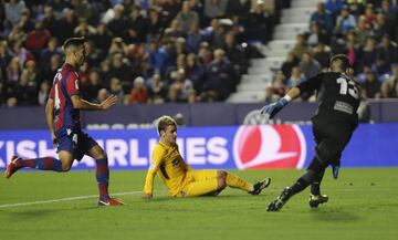 Griezmann buries Gameiro's far-post cross to establish a 4-0 lead.