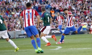 Carrasco marca el 1-0.