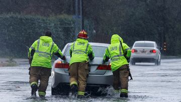 Varias zonas de California están bajo alerta por amenaza climática severa, que incluye tornados, fuertes vientos e inundaciones.