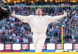 La camiseta de Bad Bunny a los trabajadores de Zara desata la locura en Vinted con precios de 25.000 euros