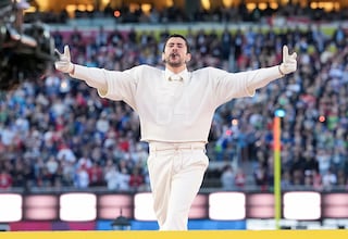 La camiseta de Bad Bunny a los trabajadores de Zara desata la locura en Vinted con precios de 25.000 euros