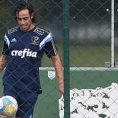 Cruzeiro estaría interesado en sumar al "Mago" Valdivia