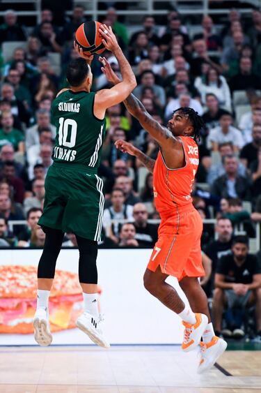 El acierto del Panathinaikos hunde al Valencia