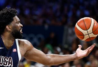 Collet, “feliz” de que Embiid eligiera no jugar con Francia