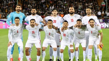 Los jugadores de Irán posan en un partido de la fase de clasificación para el Mundial 2026.