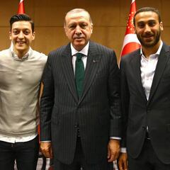 Tirón de orejas de la DFB a Özil y Gundogan por su foto con el presidente turco Erdogan