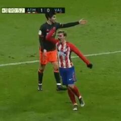 Griezmann estalló y se encaró con la grada, que no entendió que parara un contragolpe