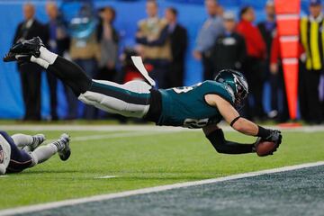 Las imágenes del primer anillo de Super Bowl de los Eagles