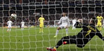 1-0. Cristiano Ronaldo anotó el primer tanto desde los once metros.