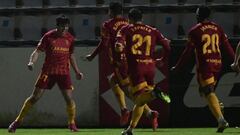 Iv&aacute;n Az&oacute;n celebra su primer gol con el Real Zaragoza.