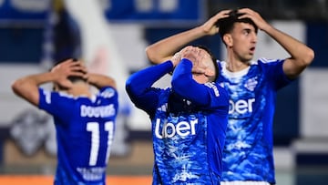 Como�s Spanish defender #18 Alberto Moreno reacts during the Italian Serie A football match between Como and Inter Milan at the Giuseppe Sinigaglia Stadium in Como, on April 12, 2026. (Photo by Piero CRUCIATTI / AFP)