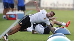 Alcácer asks Valencia for transfer to Barcelona